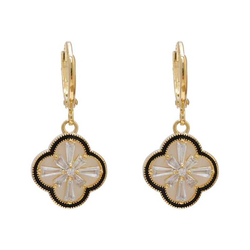 18K Gold Flower Design Earrings - Elegant High-End Fashion Accessories